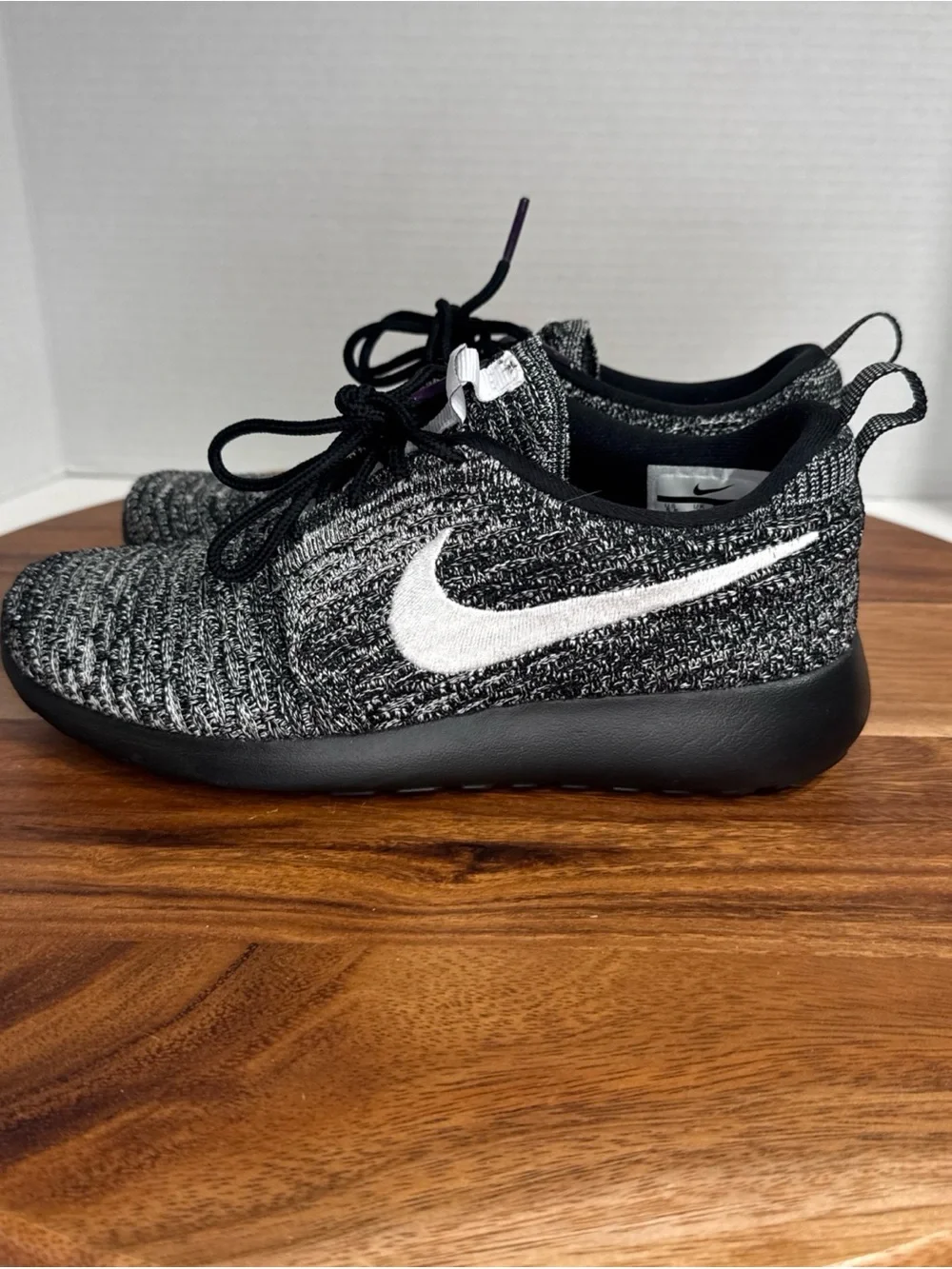 Nike Roshe One Flyknit Women’s Size 5.5 Black White Athletic sneaker 704927-001